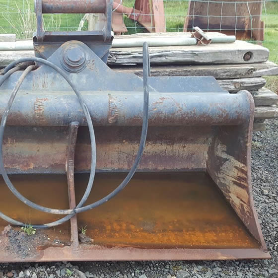 Tilting Bucket